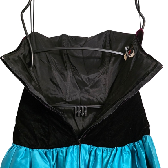 Vintage 80s Scarlett Nite Formal Dress- See Measurements - Picture 10 of 14